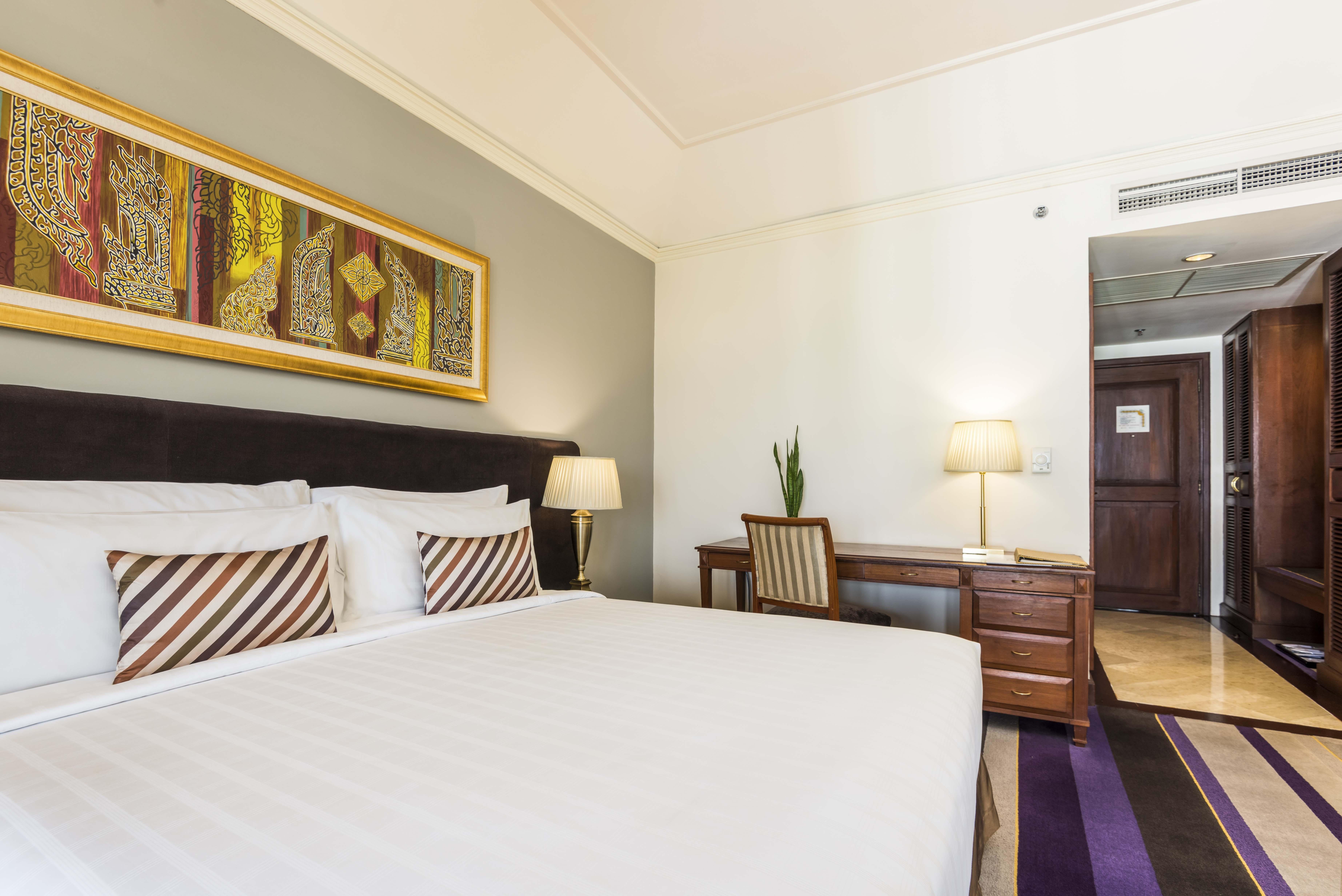 Chatrium Hotel Royal Lake Янгон Экстерьер фото