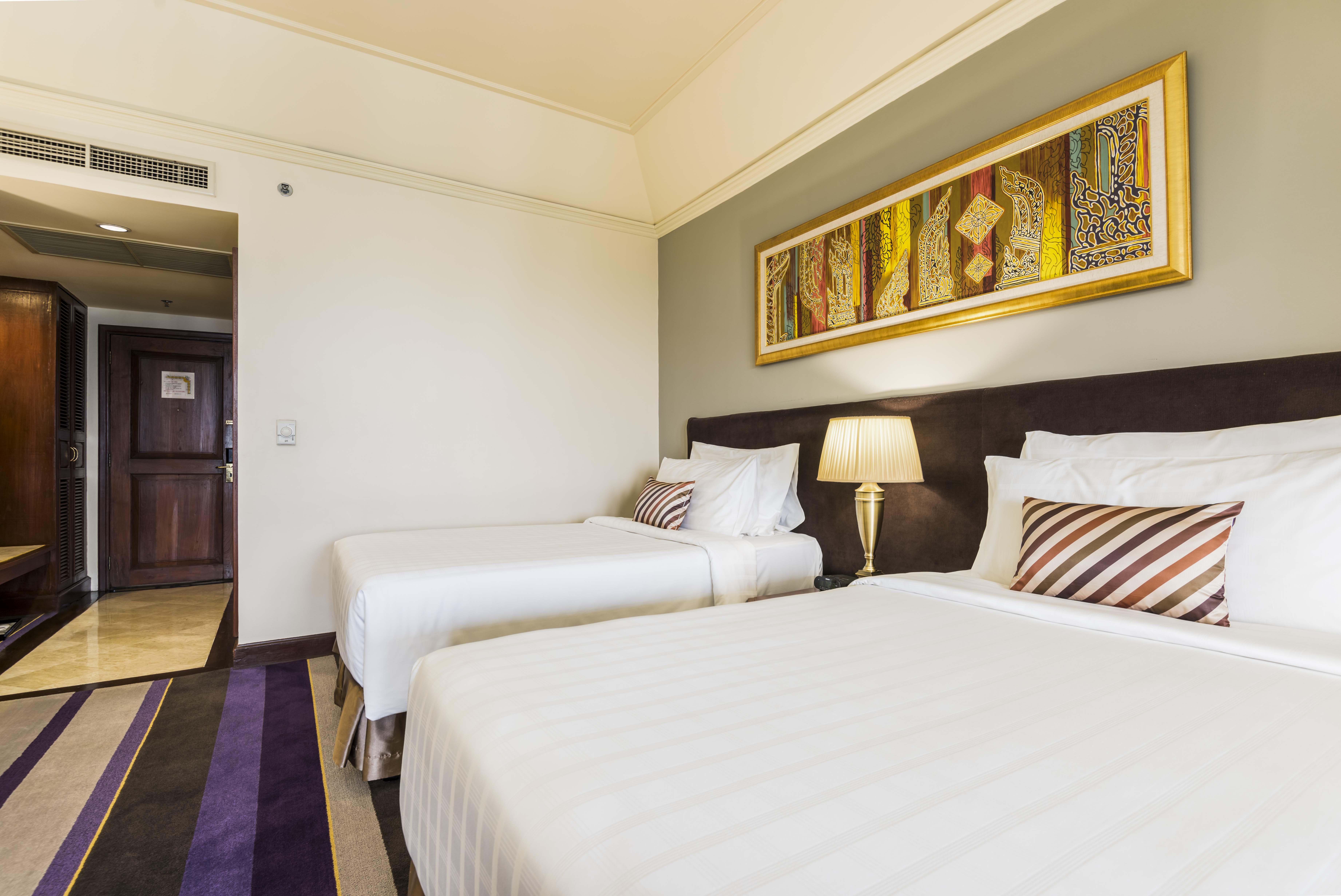 Chatrium Hotel Royal Lake Янгон Экстерьер фото