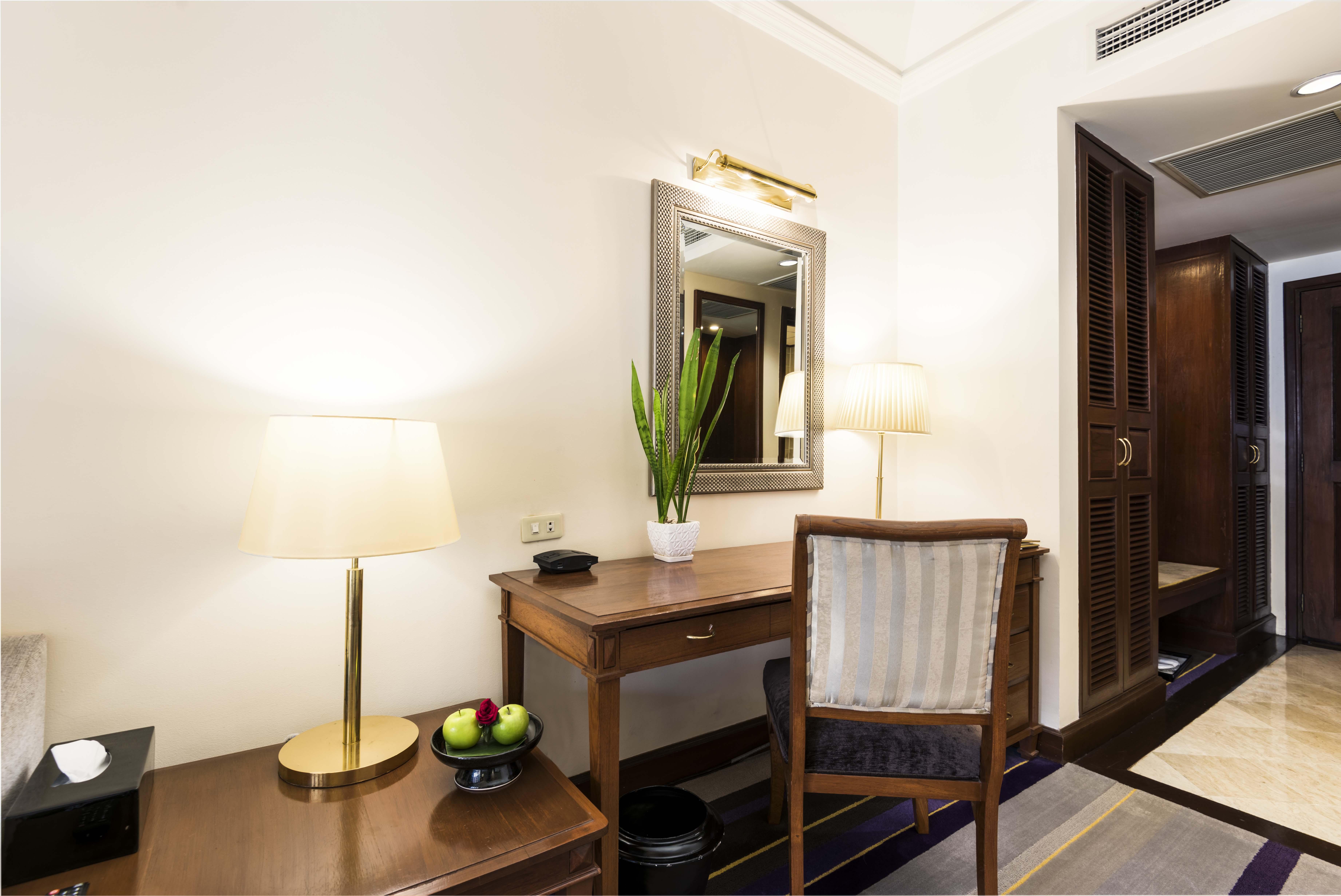 Chatrium Hotel Royal Lake Янгон Экстерьер фото