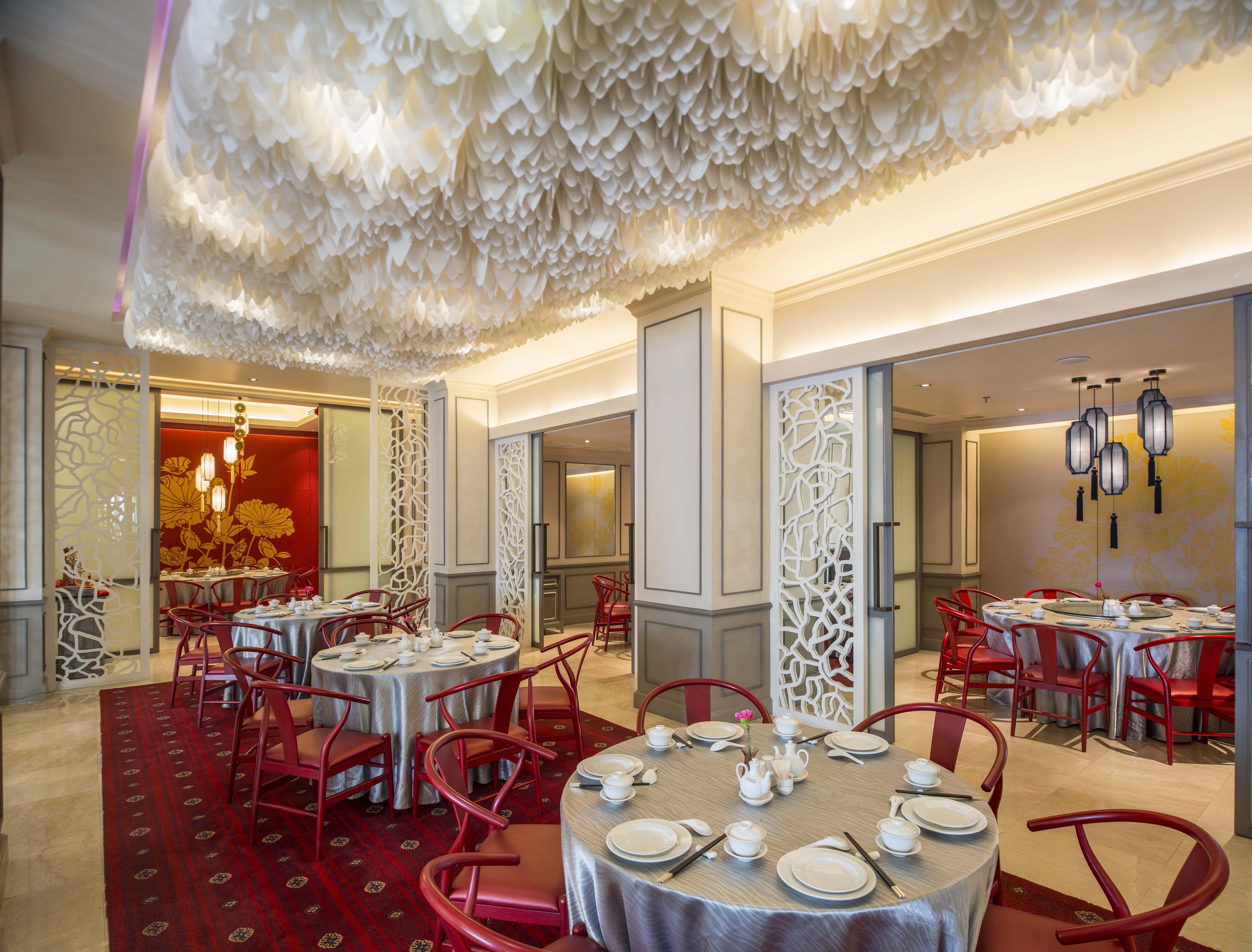 Chatrium Hotel Royal Lake Янгон Экстерьер фото
