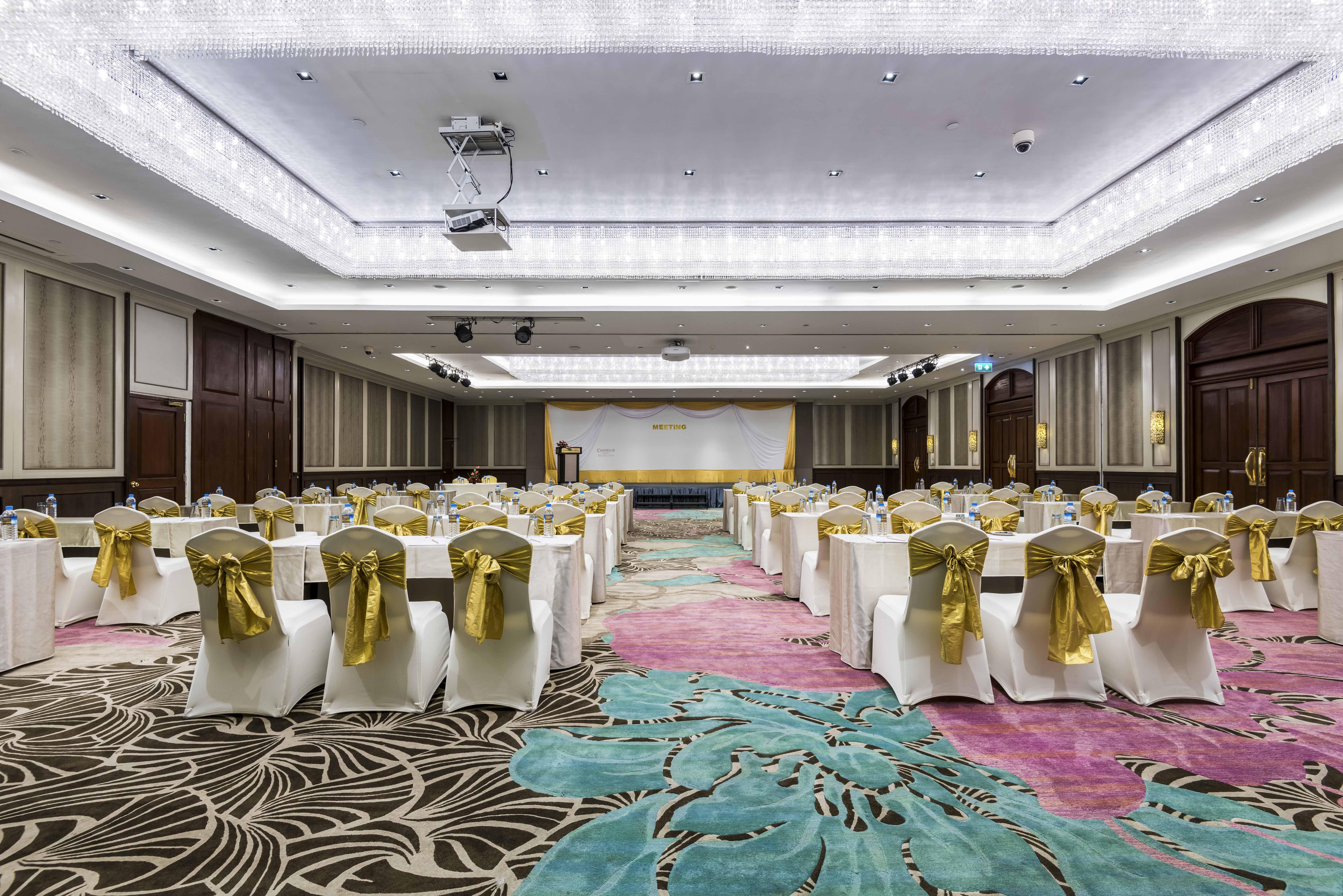 Chatrium Hotel Royal Lake Янгон Экстерьер фото